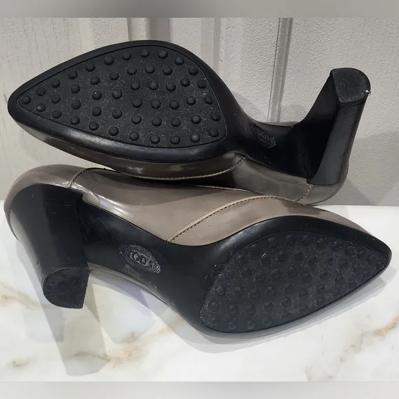 Tods Womens Grey Patent Leather Chunky Heeled Ankle Booties Boots Size 39