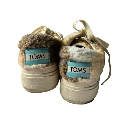 Tom’s Sherpa Lace Up Lug Shoes Platform Sneakers Tan Cream Size 6