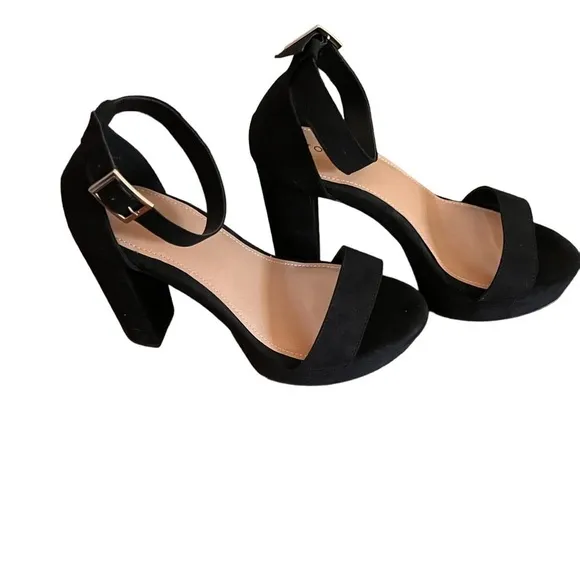 Torrid 4H Black Platform Tapered Heel Shoes New in Box Size 9.5WW