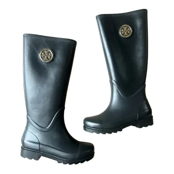 Tory Burch Black Tall Sarah Logo Rain Boots Gold Medallion Style 37568, Size 5