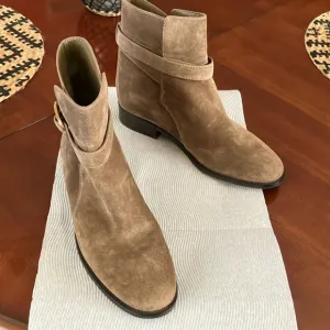 TORY BURCH BRAND NEW ANKLE BOOTS. SIZE 9. PERFECT CONDITION. NO BOX. LIGHT BROWN