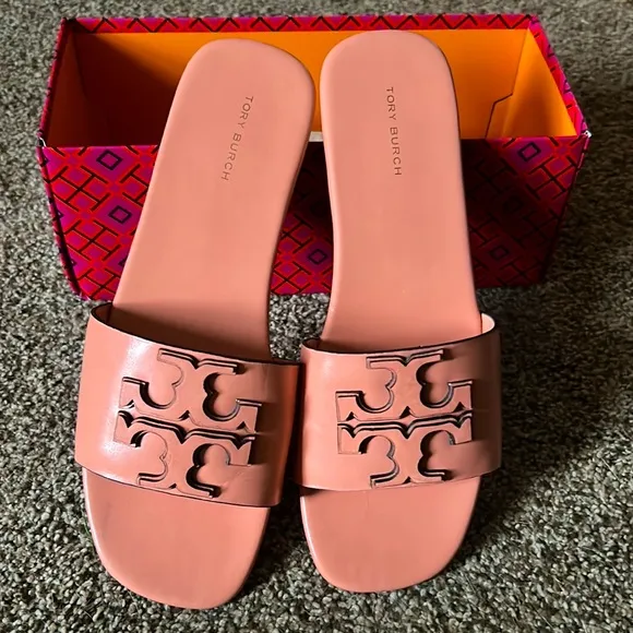 Tory Burch Ines leather Slide. Brand new, never worn new with duster bag. Size 8