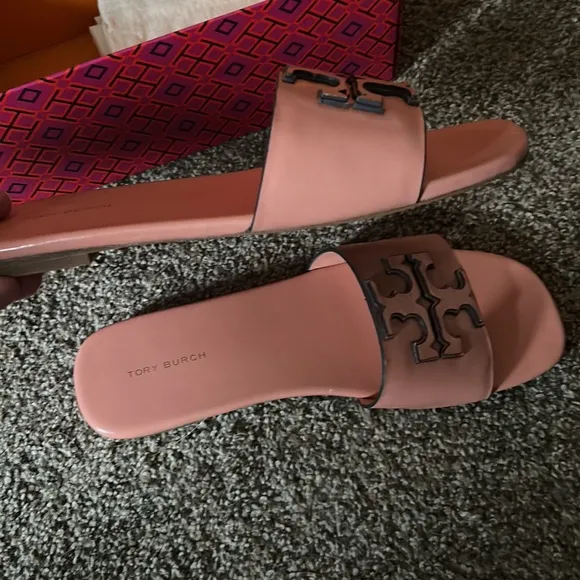 Tory Burch Ines leather Slide. Brand new, never worn new with duster bag. Size 8