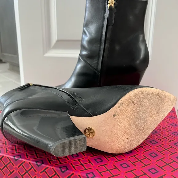 Tory Burch LILA 90MM Zip Up Ankle BootieCalf Leather