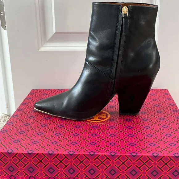 Tory Burch LILA 90MM Zip Up Ankle BootieCalf Leather