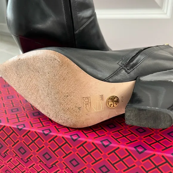 Tory Burch LILA 90MM Zip Up Ankle BootieCalf Leather