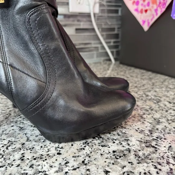 Tory Burch Melrose Logo Buckle Black Platform Ankle Boots Size 9.5