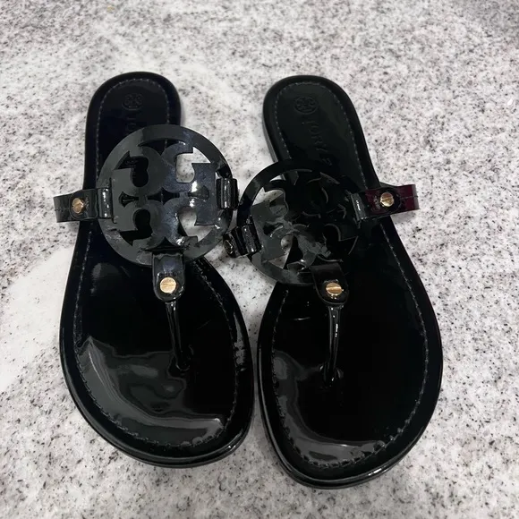 Tory Burch MILLER SANDAL, PATENT LEATHER