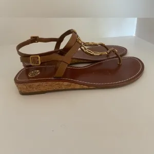 Tory Burch Royal Tan Alani Vintage Calf Sandals with Gold Accents Size 8