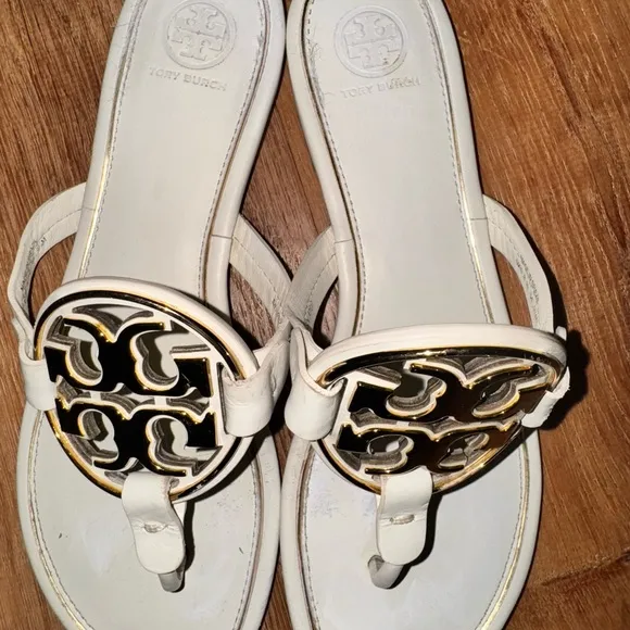 Tory Burch White and Gold Sandals size 9.5