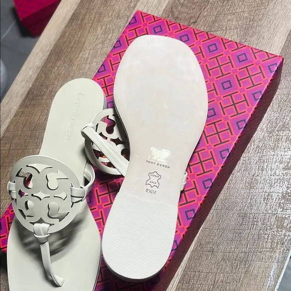 Tory Burch White Sandalsorder(A2)