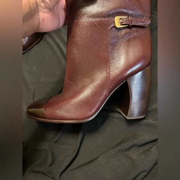 Tory Burch Women's Tall Banana Heel Boots excellent condition size 9