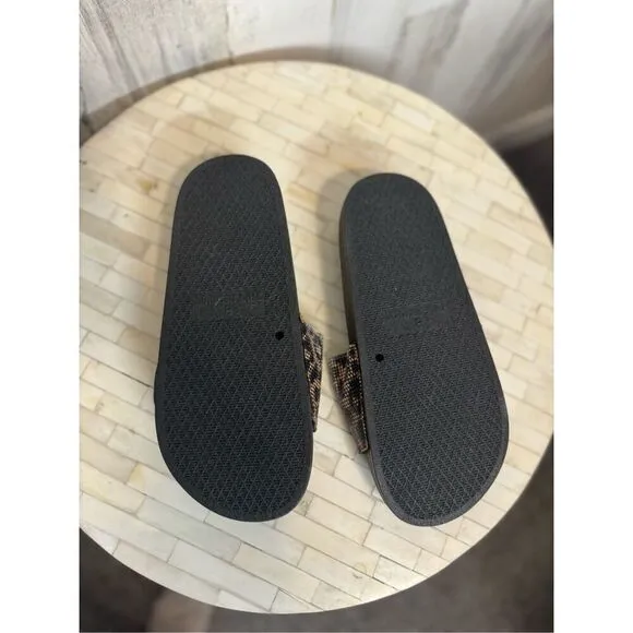 True religion woman’s Sandals