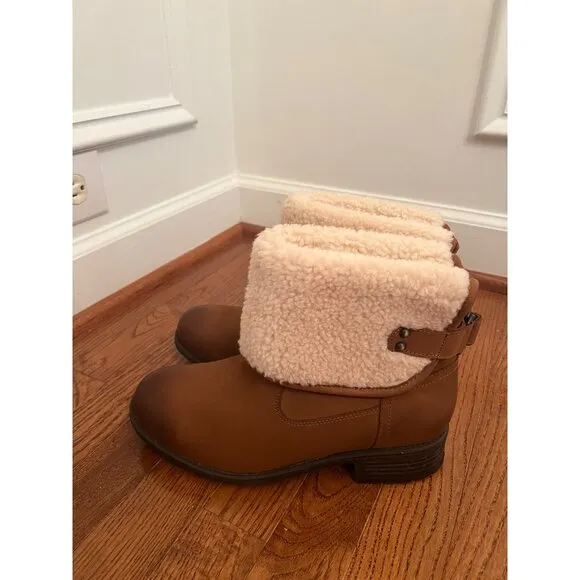 UGG Aldon Leather &amp; Wooi Ankle Boots Chestnut Brown Water Resistant Size‎ 9 New