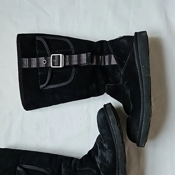 UGG Australia “1895 Retro” Cargo Tall Zip Black Sheepskin Boots Women's Size 8