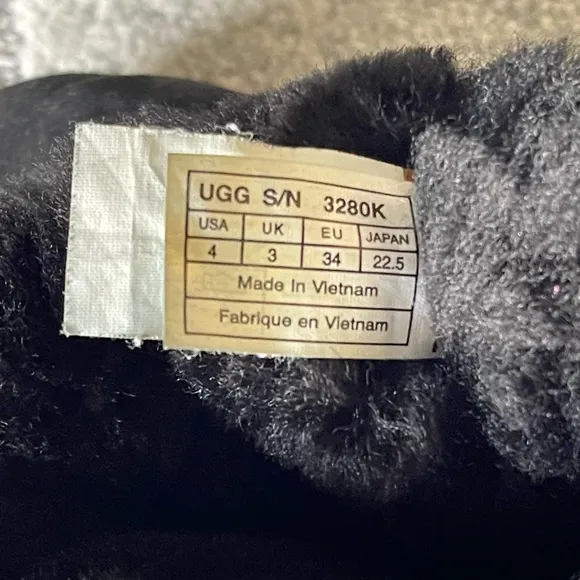 UGG Australia Bailey Bow II Ankle Boots for Women Size 4 Black Soft Fur Suede