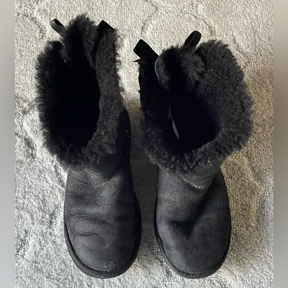 UGG Australia Bailey Bow II Ankle Boots for Women Size 4 Black Soft Fur Suede
