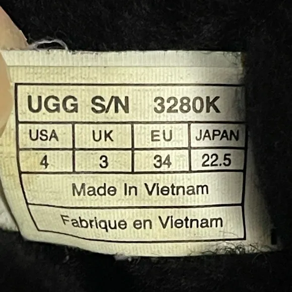 UGG Australia Bailey Bow II Ankle Boots for Women Size 4 Black Soft Fur Suede