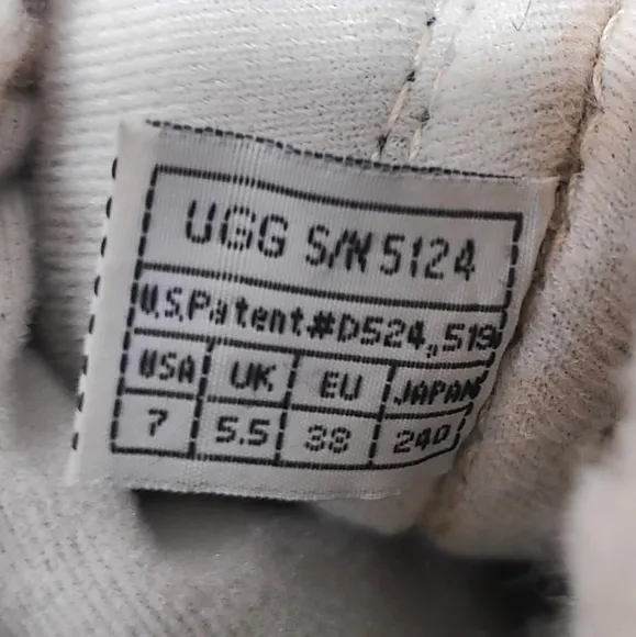 UGG Australia Black Suburb Boots in Suede &amp; Cable Knit Size 7
