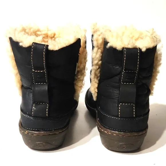 UGG Australia Cove Leather &amp; Sheepskin Black Boots Size 8