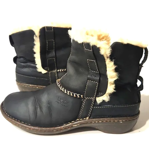 UGG Australia Cove Leather &amp; Sheepskin Black Boots Size 8