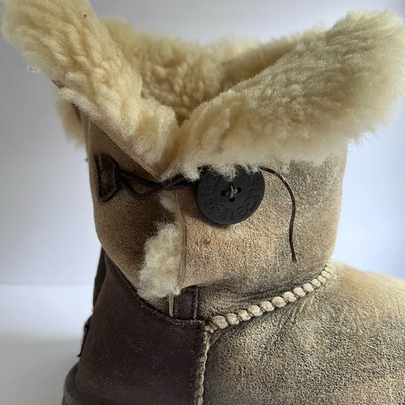 UGG Australia Mid Ankle W Bailey Button Bomber 5838 Womens US Size 8