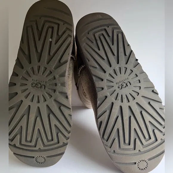 UGG Australia Mid Ankle W Bailey Button Bomber 5838 Womens US Size 8