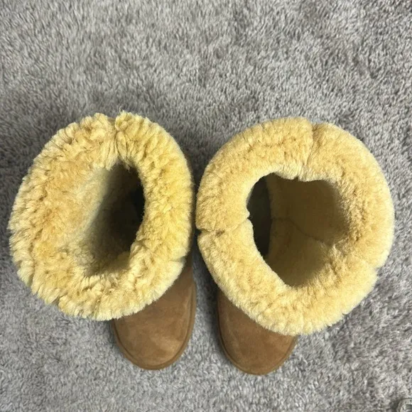 UGG Australia Women’s Classic Tall Boots Brown Suede Sheepskin Wool Size 9