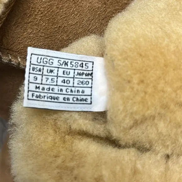 UGG Australia Women’s Classic Tall Boots Brown Suede Sheepskin Wool Size 9