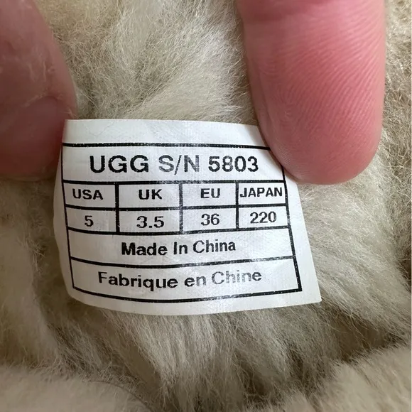 UGG Bailey Button Tan Leather Sheepskin Ankle Bootie Boots Size 5