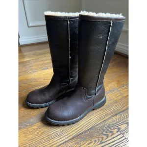 UGG Brooks Women's Size 7 Brown/Black Leather Sheepskin Lined Tall Boots
