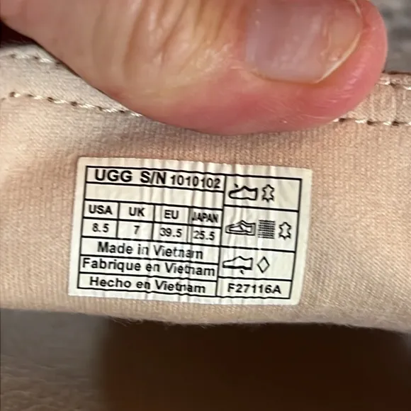 UGG® Caleel Chestnut Brown Slip-On Women's Sneakers, Size 8.5, EUC