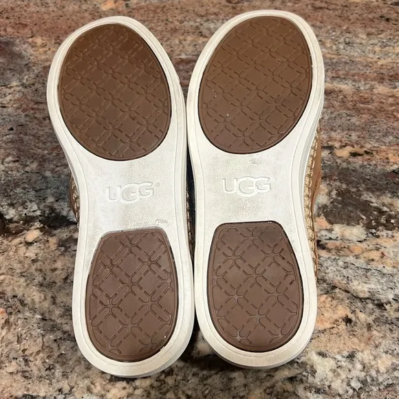 UGG® Caleel Chestnut Brown Slip-On Women's Sneakers, Size 8.5, EUC