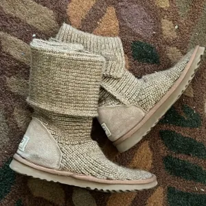 Ugg Cardy Boots Womens Size 6 Tan Brown Tall Three Button Ribbed