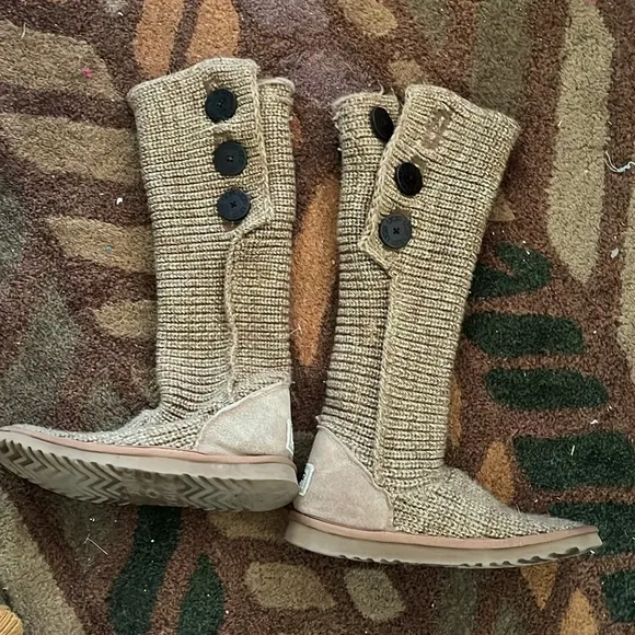Ugg Cardy Boots Womens Size 6 Tan Brown Tall Three Button Ribbed