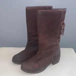 {UGG} Cary Brown Leather Lace Back Boot 5.5