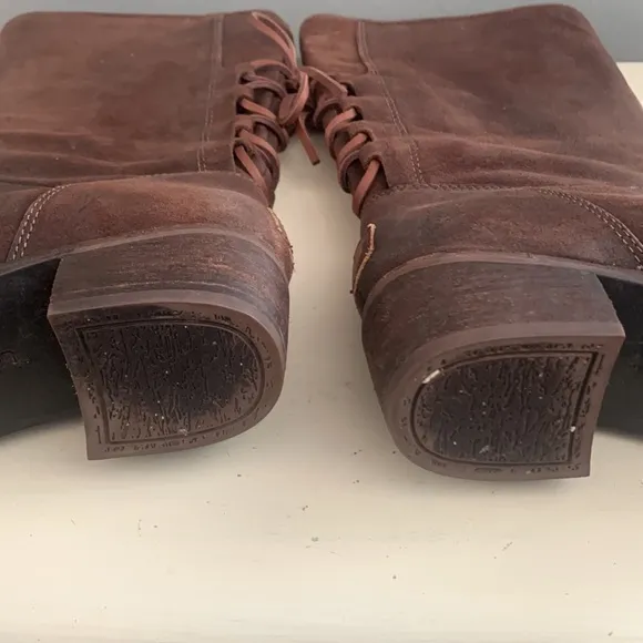{UGG} Cary Brown Leather Lace Back Boot 5.5
