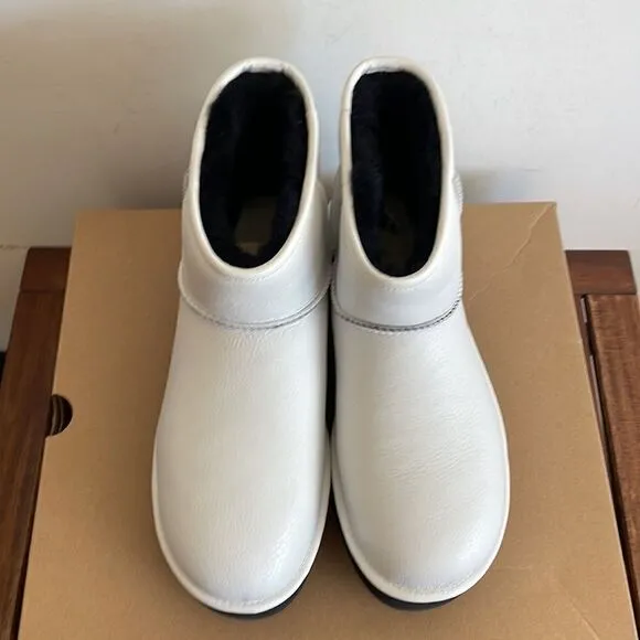 UGG Classic Mini Platform Ultra Matte White Women Size 11