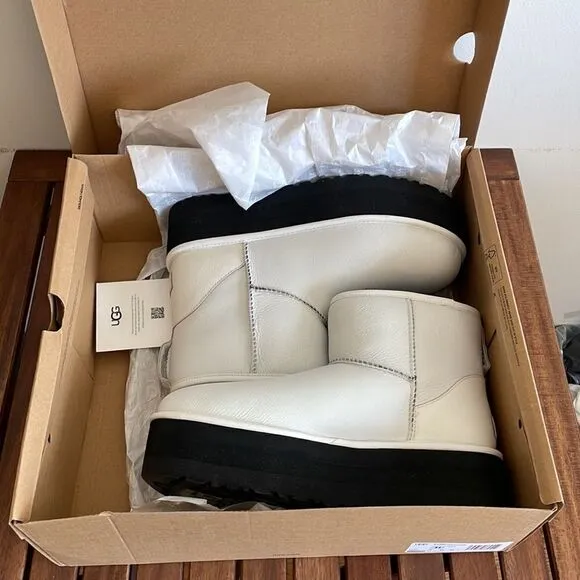 UGG Classic Mini Platform Ultra Matte White Women Size 11