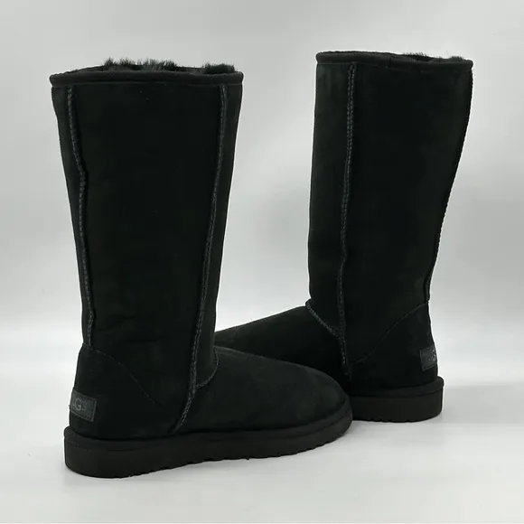 UGG Classic Tall Boots. Size 7