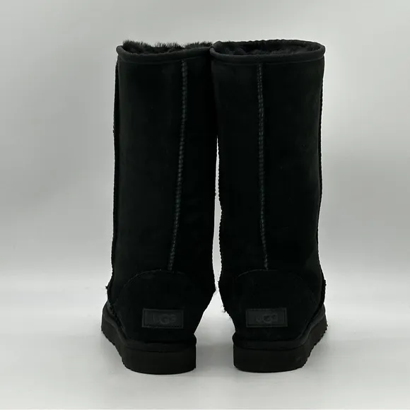 UGG Classic Tall Boots. Size 7