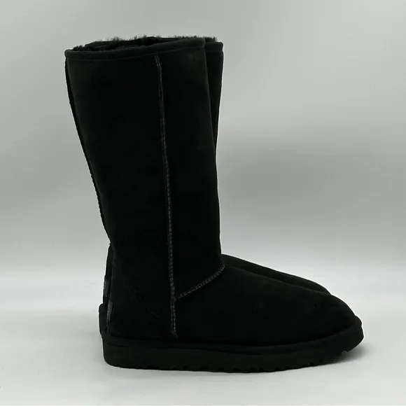 UGG Classic Tall Boots. Size 7