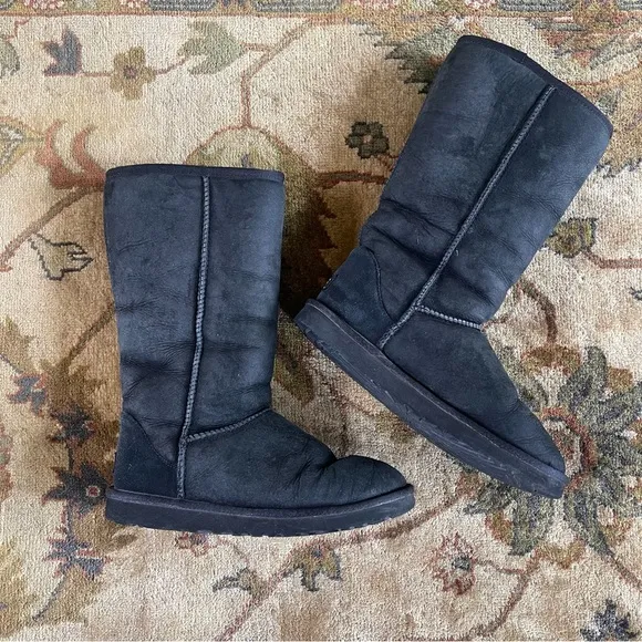 UGG Classic Tall II Suede Water-Repellent Boots Size 8