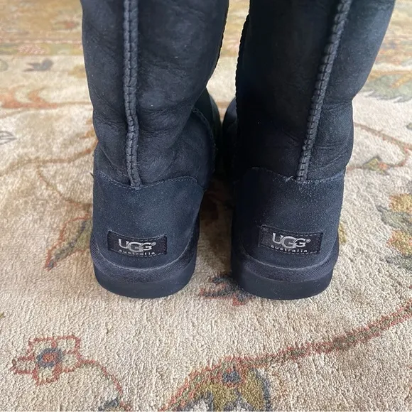 UGG Classic Tall II Suede Water-Repellent Boots Size 8