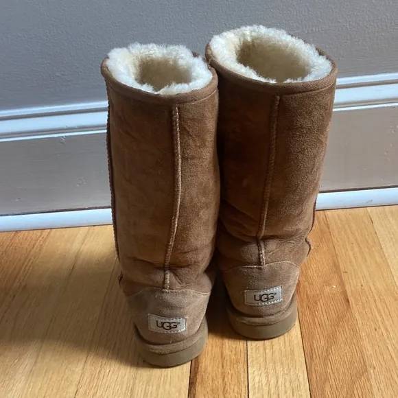 UGG Classic Tall Shearling Boots Chestnut Leather Suede Tall Girls Boots Size 4