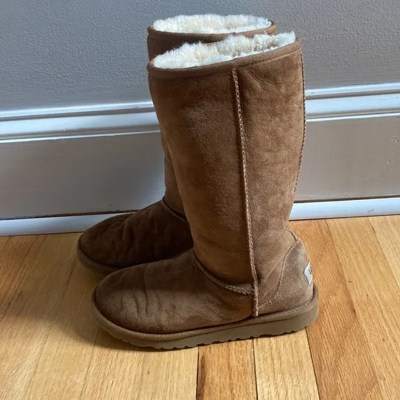 UGG Classic Tall Shearling Boots Chestnut Leather Suede Tall Girls Boots Size 4