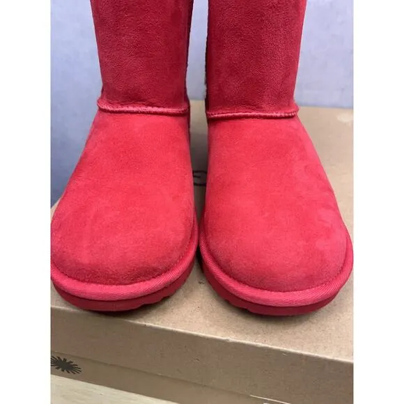UGG Kids Classic II 1011773K Boots Big Kids Size 4 Red Great Condition
