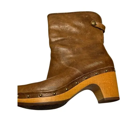 UGG Lynnea Womens Size 7 Brown Classic Outdoor Leather Heel Ankle Winter Boots