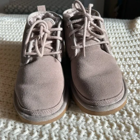 UGG Neumel Lace Up Ankle Winter Boots in Oyster Size 5