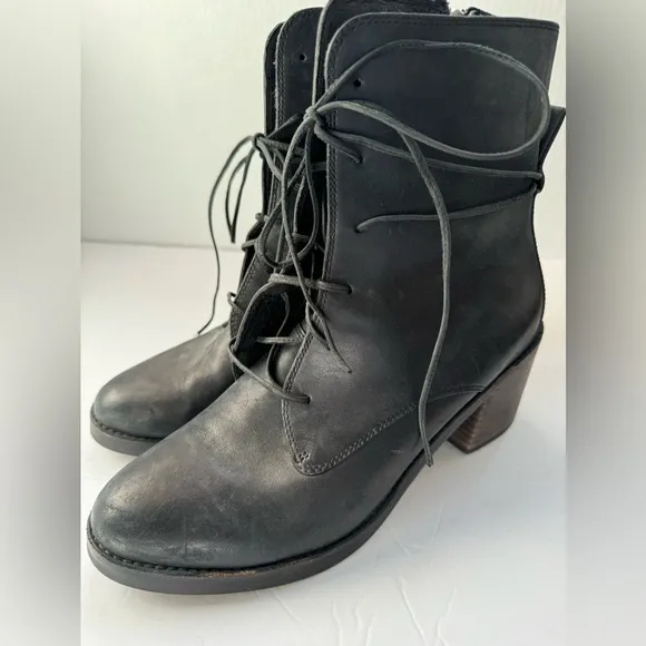 Ugg Oriana Boot women 9.5